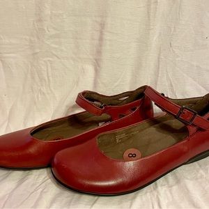 Earth burgundy red ankle strap mary Jane 8